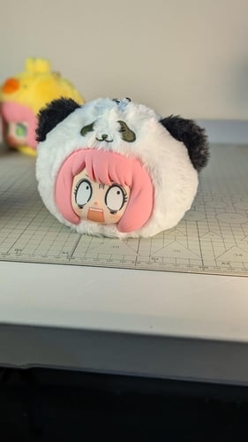 دمية انيا من سباي اكس فاميلي.