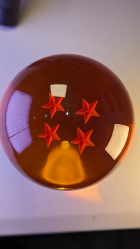 كرة دراغون بول.