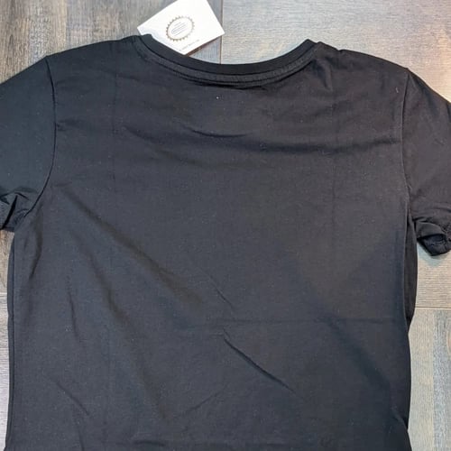 تيشيرت من عالم ماريو نسائي مرخص من نينتدو.