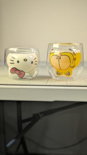 كأس على شكل غارفيلد .