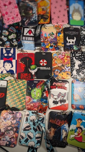 حامل بطاقة عمل زينتسو أغاتسو ديمون سلاير.