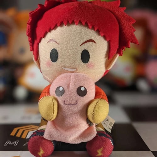 دمى أبطال الديجيتال مع المرافقين .