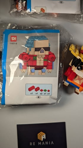 شخصية فرانكي من ون بيس تركيب مثل الليقو.