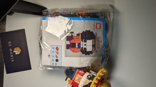 شخصية بروك من ون بيس تركيب مثل الليقو.