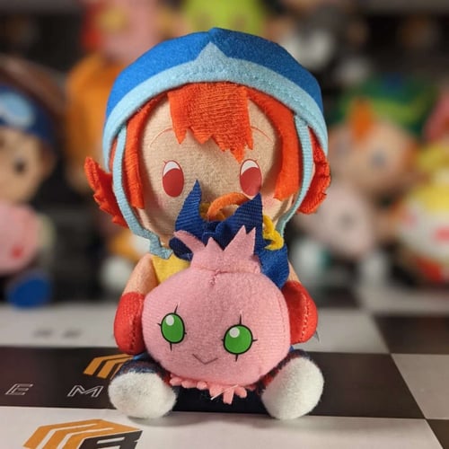 دمى أبطال الديجيتال مع المرافقين .