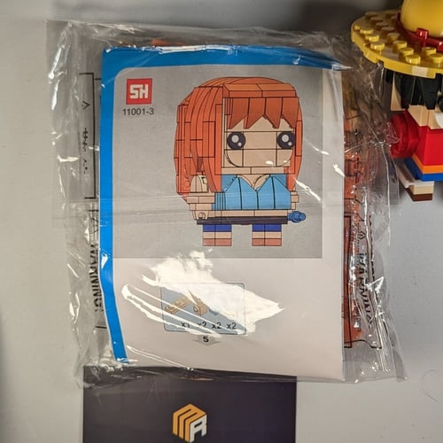 شخصية نامي من ون بيس تركيب مثل الليقو.