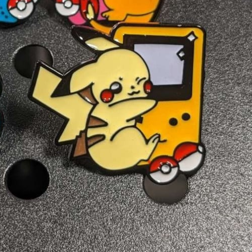 بروش بوكيمون.