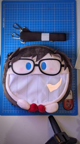 حقيبة كروس بودي المحقق كونان.