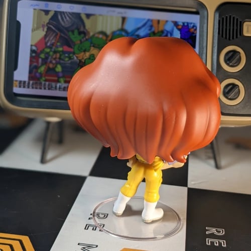 فيقرز ابريل اونيل ( نيسان اونيل) من سلاحف النينجا.