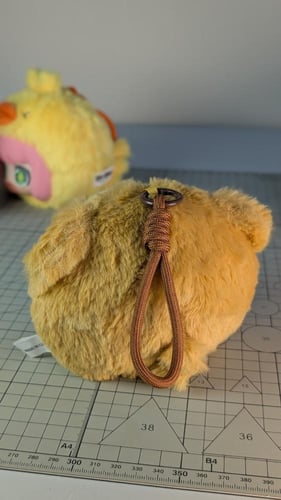 دمية انيا من سباي اكس فاميلي.