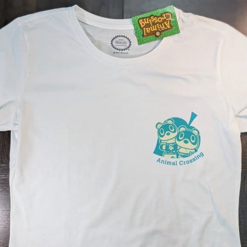 تيشيرت انيمل كروسينق نسائي مرخص من نينتدو.