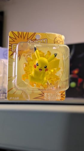 مغناطيس ثلاجة بيكاتشو من بوكيمون .