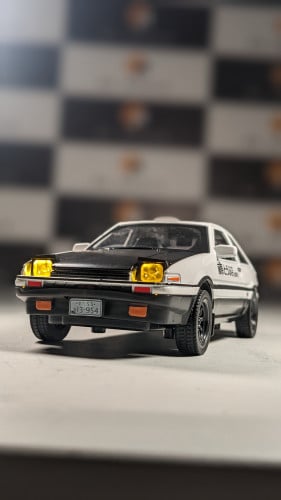 نموذج لسيارة باندا ترونو من انيشيال دي.