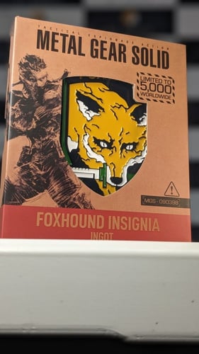 سبيكة معدنية لشعار فوكس هاوند من سلسلة ميتل قير.