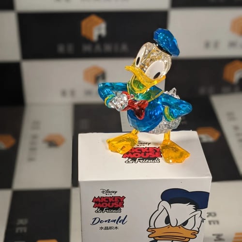 فيقرز شخصية بطوط من عالم ديزني ، تركيب على هيئة كر...