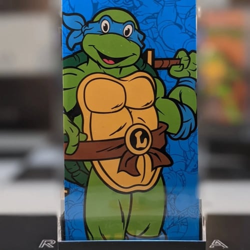 بروش شخصية ليوناردو من سلاحف النينجا ،