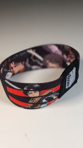 سوار مطاطي هجوم العمالقة.