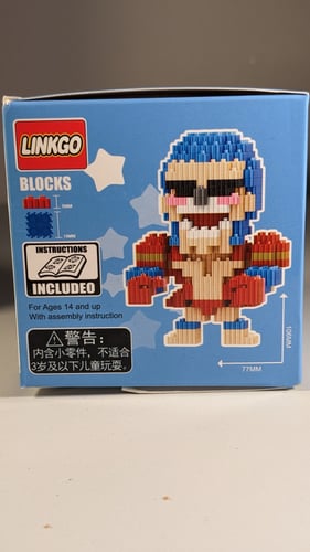 شخصية فرانكي من ون بيس تركيب مثل الليقو.