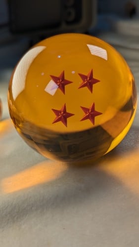 كرة دراغون بول.