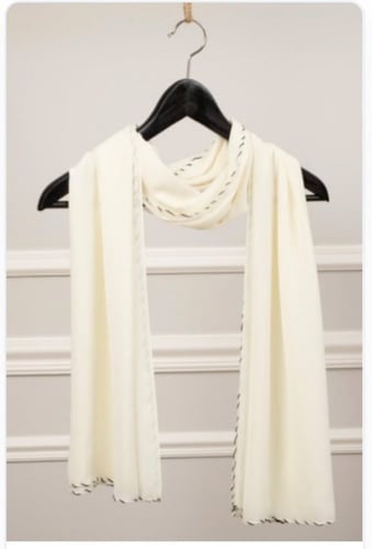 طرحه مزينه من الاطراف بألوان متعددة