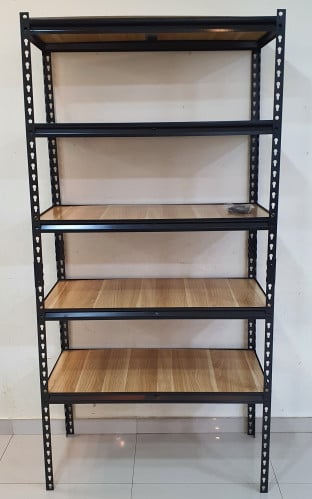 رفوف تجهيزات