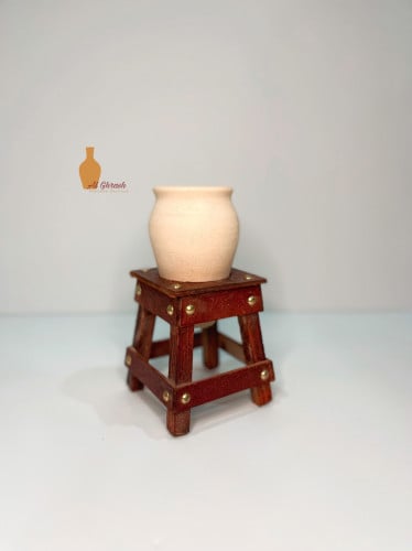 مبخر بحامل خشبي