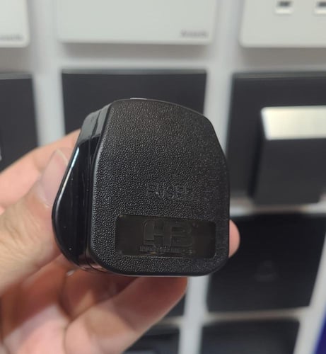 راس فيش 13 امبير اسود