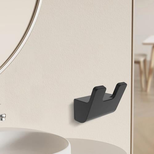 علاقة ملابس مجوز مربع زنك اسود