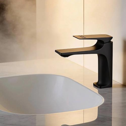 خلاط مغسلة قصير مربع بديكور معين على المقبض اسود م...