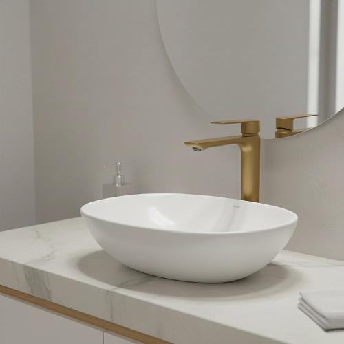 خلاط مغسلة طويل ذهبي مطفي مع ليات