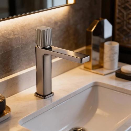 خلاط مغسلة قصير نحاس + زنك مودرن رمادي+رمادي