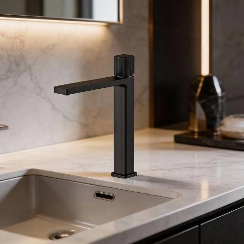 خلاط مغسلة طويل نحاس + زنك مودرن اسود+اسود