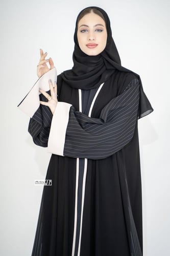 عباية نص كلوش ملكي قيطان بيج وكتان مقلم BB111