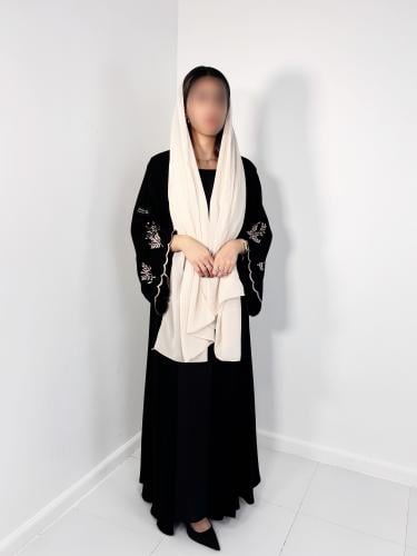 عبايه دبل كلوش ملكي تطريز بيج ع الكم BB638