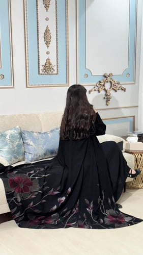 عبايه نص كلوش تطزيز ملون مع ترتر اسفل العبايه BB69...