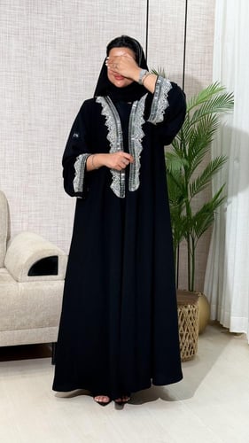 عباية نص كلوش مع شك بالكم والامام BB703