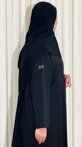 عبايه ربع كلوش نوع كريب بليززر BB692