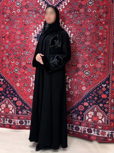 عباية نص كلوش أسود بتحديد مخمل مع شك - BB663