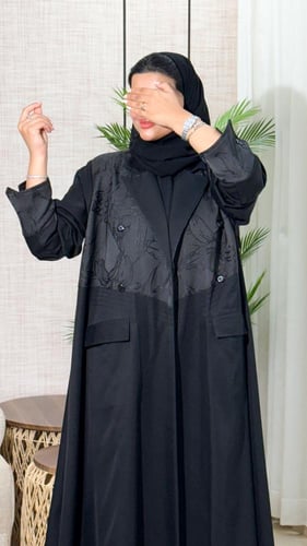 عباية نص كلوش يليزر مع جاكار اسود BB705