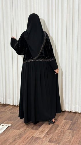 عباية نص كلوش شتوية تطريز BB710