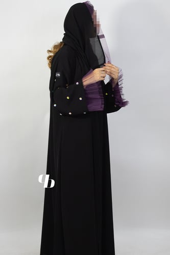 عبايه نص كلوش اكمام تل ملون مع كريستال ذهبي BB651