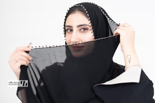 طرحة خرز اسود وبيج BB0302