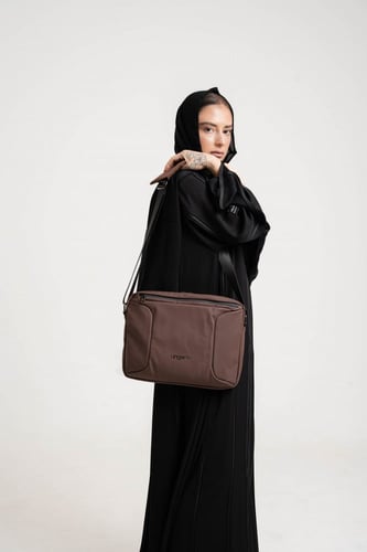 عبايه كلوش تحديد قيطان مع طرحة اسود BB016