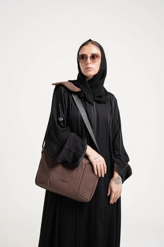 عبايه كلوش تحديد قيطان مع طرحة اسود BB016