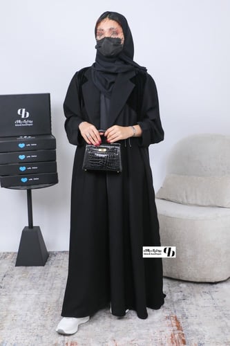 عباية نص كلوش ملكي مدموجة بمخمل BB078