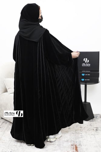 عباية شتوية مخمل مع كلفة اسود BB046
