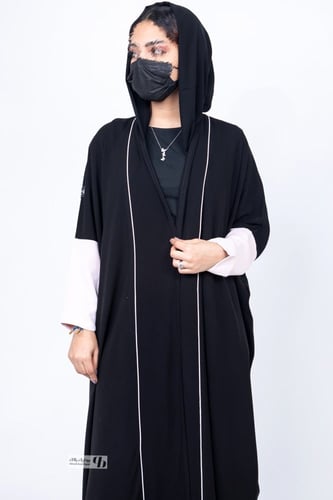 عباية نص بشت ملكي بقيطان زهري والاكمام زهري BB200