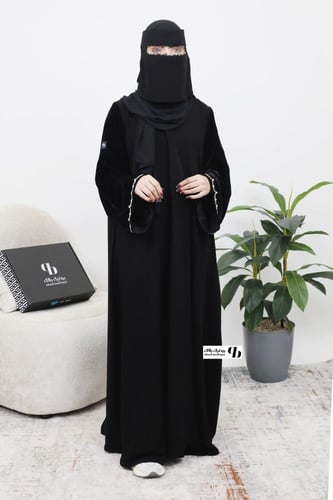 عباية شتوية ملكي مع أكمام مخمل شك BB054