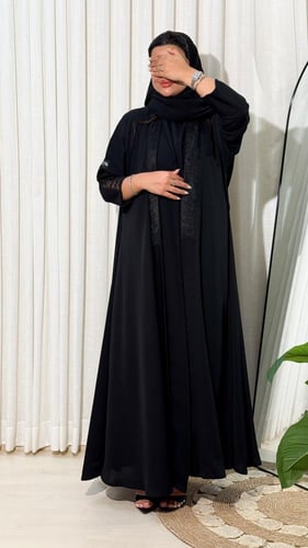 عباية نص كلوش مع دانتيل مطرز اسودBB706