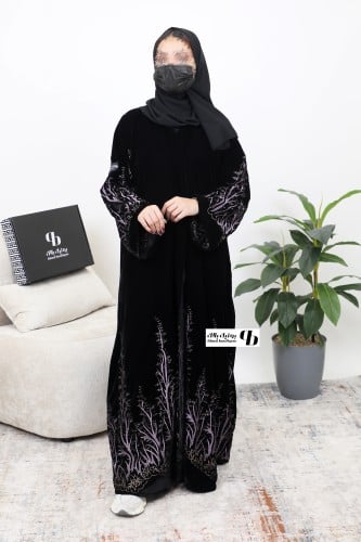 عباية مخمل تطريز كامل BB057
